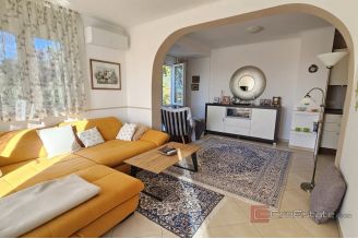 009 1014 49 Porec House with sea view for sale