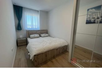 011 2057 01 Ciovo Fully furnished one bedroom apartment for rent