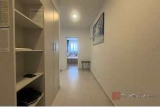 011 2057 01 Ciovo Fully furnished one bedroom apartment for rent