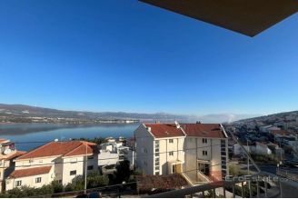 011 2057 01 Ciovo Fully furnished one bedroom apartment for rent