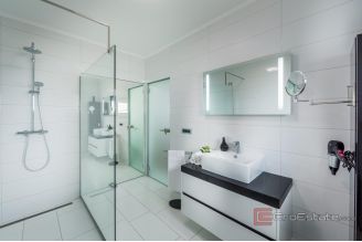 012 1021 41 Crikvenica Luxury penthouse with sea view near the beach for sale