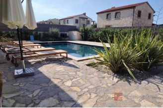 010 1021 42 Pazin Stone villa with heated pool for sale