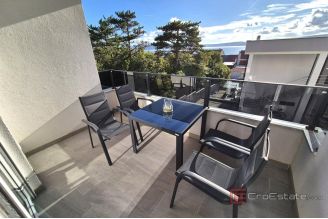 012 1021 44 Crikvenica Modern apartment near the sea for sale
