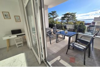 012 1021 44 Crikvenica Modern apartment near the sea for sale