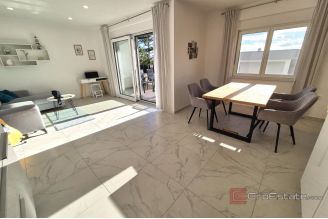 012 1021 44 Crikvenica Modern apartment near the sea for sale