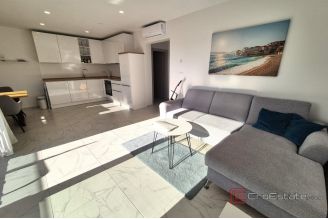 012 1021 44 Crikvenica Modern apartment near the sea for sale