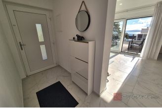 012 1021 44 Crikvenica Modern apartment near the sea for sale