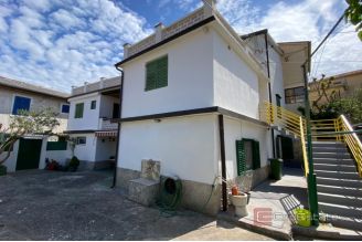 012 1030 07 Mali Losinj House near the centre for sale