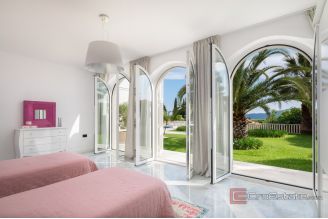 020 2046 118 Dubrovnik Exclusive designer villa with panoramic sea views for sale