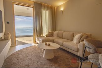 014 2046 153 Split Znjan Luxury apartment with sea view for rent