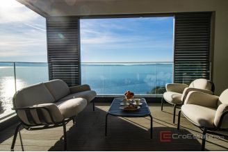 015 2046 154 Split Znjan Designer apartment with a sea view for rent