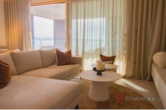 015 2046 154 Split Znjan Designer apartment with a sea view for rent