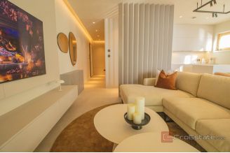 015 2046 154 Split Znjan Designer apartment with a sea view for rent