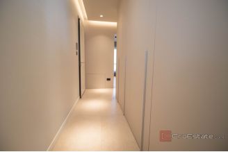 015 2046 154 Split Znjan Designer apartment with a sea view for rent