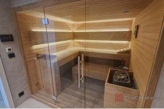 015 2046 154 Split Znjan Designer apartment with a sea view for rent