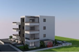 006 2047 117 Trogir Two bedroom apartment with garden for sale