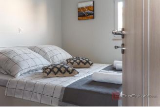 020 2031 225 Ciovo house with open sea view for sale