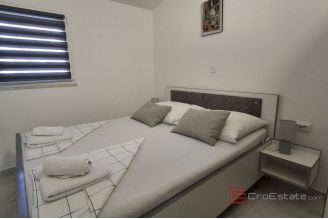 020 2031 225 Ciovo house with open sea view for sale