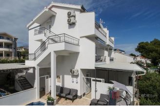 020 2031 225 Ciovo house with open sea view for sale