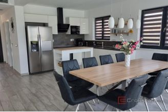 018 5457 30 Zadar Villa with pool and a sea view for sale