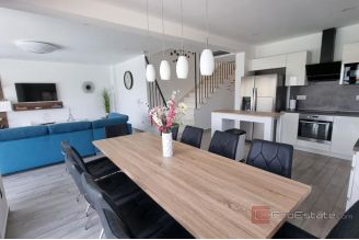 018 5457 30 Zadar Villa with pool and a sea view for sale