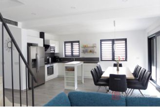 018 5457 30 Zadar Villa with pool and a sea view for sale