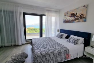 018 5457 30 Zadar Villa with pool and a sea view for sale