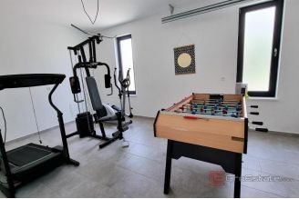 018 5457 30 Zadar Villa with pool and a sea view for sale