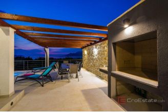 018 5457 30 Zadar Villa with pool and a sea view for sale