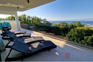 001 1021 45 Krk Penthouse apartment with sea view and pool for sale