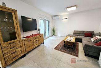 016 1021 46 Krk Modern house in the centre for sale