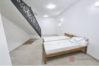 016 1021 46 Krk Modern house in the centre for sale