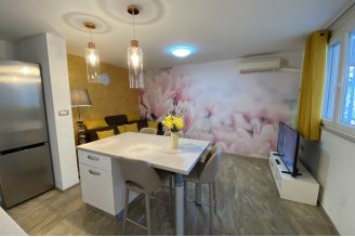 008 1024 45 Opatija Apartment near the sea for sale