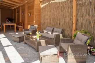 020 2057 03 Trogir One story house with pool for sale