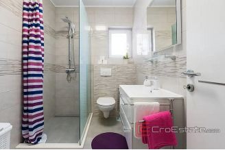 020 2057 03 Trogir One story house with pool for sale