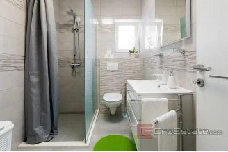 020 2057 03 Trogir One story house with pool for sale