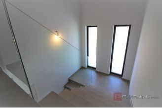 011 1023 56 Krk Duplex apartment with swimming pool near the sea for sale