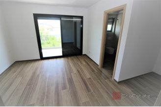 011 1023 56 Krk Duplex apartment with swimming pool near the sea for sale