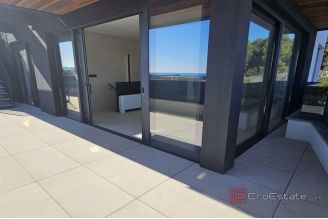 020 1023 57 Krk Penthouse with roof terrace and pool for sale