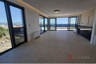 020 1023 57 Krk Penthouse with roof terrace and pool for sale