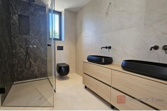 020 1023 57 Krk Penthouse with roof terrace and pool for sale