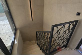 020 1023 57 Krk Penthouse with roof terrace and pool for sale
