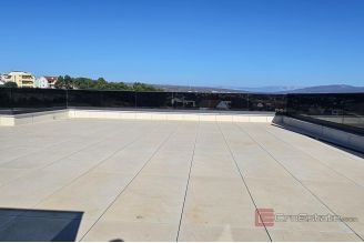 020 1023 57 Krk Penthouse with roof terrace and pool for sale