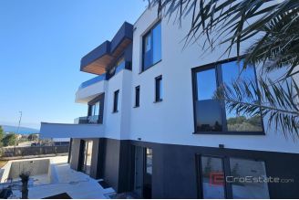 020 1023 57 Krk Penthouse with roof terrace and pool for sale