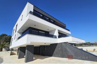 020 1023 57 Krk Penthouse with roof terrace and pool for sale