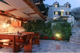 020 2055 04 makarska mediterranean stone house with pool and sea view for sale