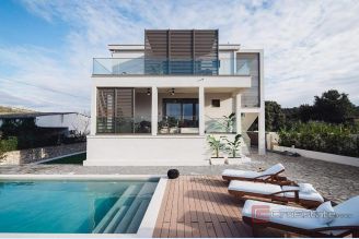 001 5461 30 Rogoznica Villa with two apartments and pool for sale