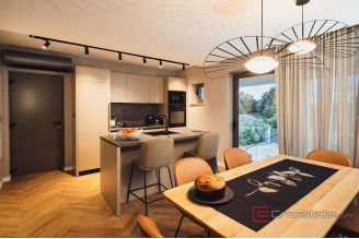 017 5461 30 Rogoznica Villa with two apartments and pool for sale