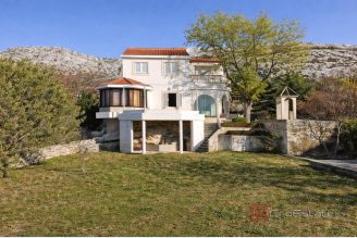 001 2047 118 Split area House with a sea view for sale