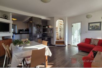 016 2047 118 Split area House with a sea view for sale